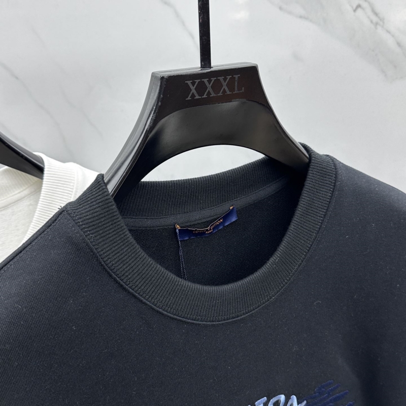 l0vis Vvtt0n t-shirt